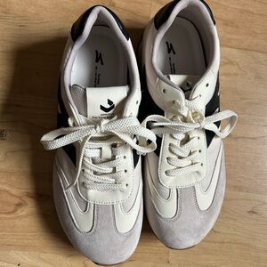 Cream and Black Women's Wide Toe Box Sneakers